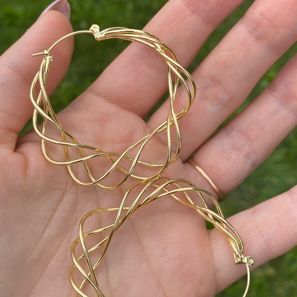 New 18k gold plated hoop earrings - Picture 4 of 5